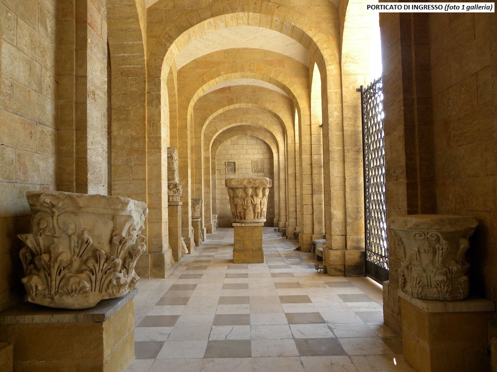Porticato di ingresso (foto 1 galleria)